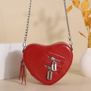 Heart chained bag